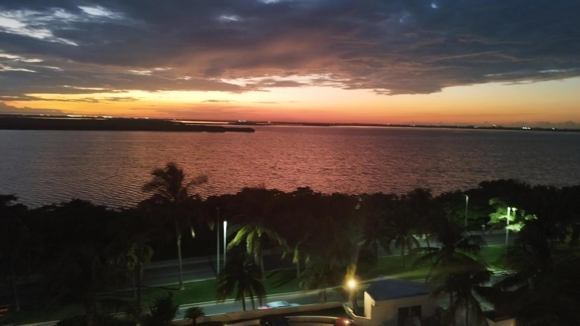 “Magic Sunrise At Cancun” Ngoại thất bức ảnh